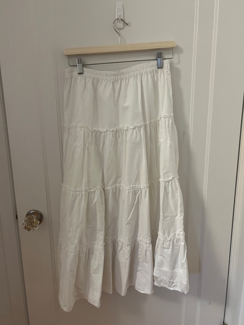 Aritzia White Tiered Maxi Skirt - Picture 2 of 3